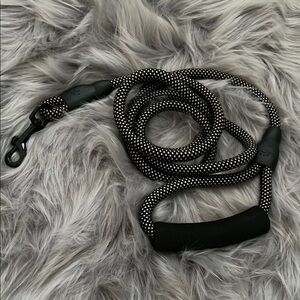 NWOT Durable Black and White Dog Leash